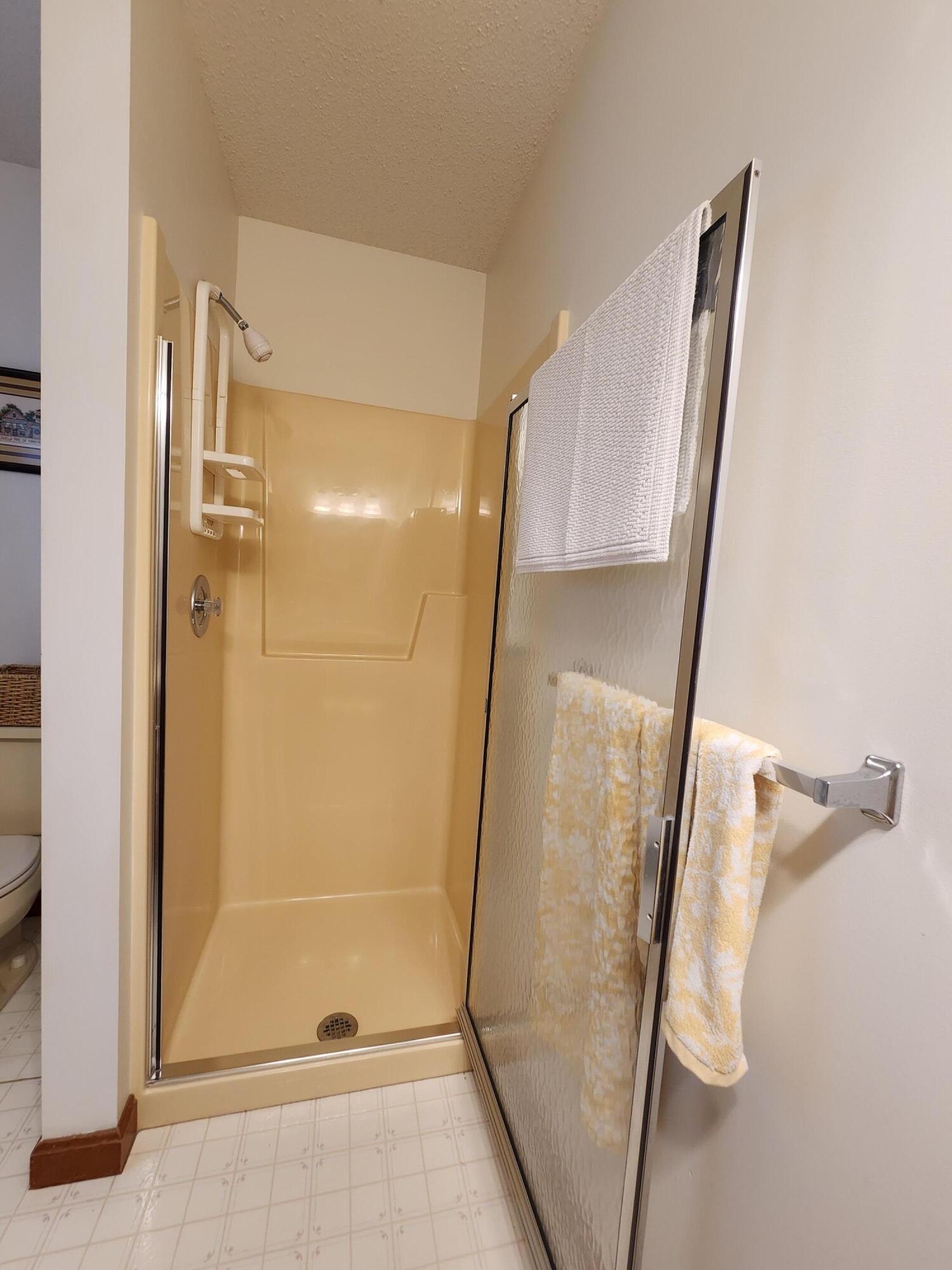 75 Halifax Street, Unit D31 Winslow, ME 04901 - Photo 33 of 37 Ensuite