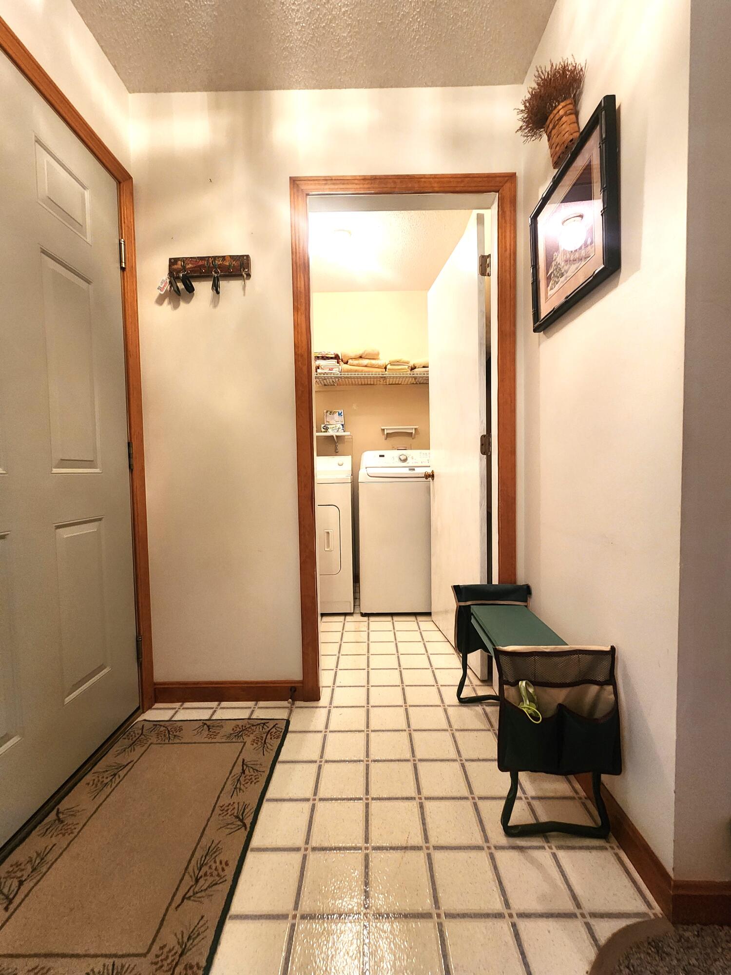75 Halifax Street, Unit D31 Winslow, ME 04901 - Photo 9 of 37 Entry