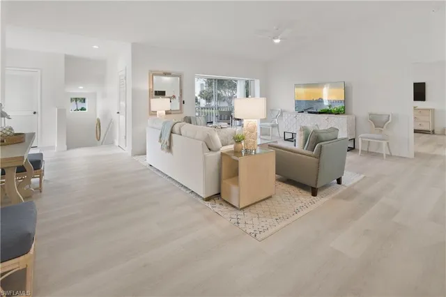 $9,000 | 784 Willowbrook Drive, Unit 607, Naples, FL 34108