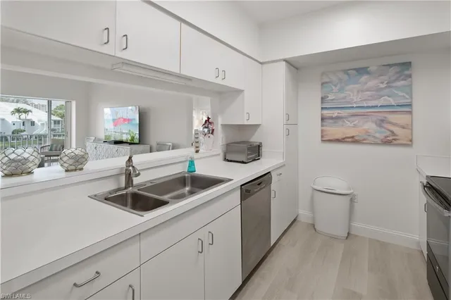 $9,000 | 784 Willowbrook Drive, Unit 607, Naples, FL 34108