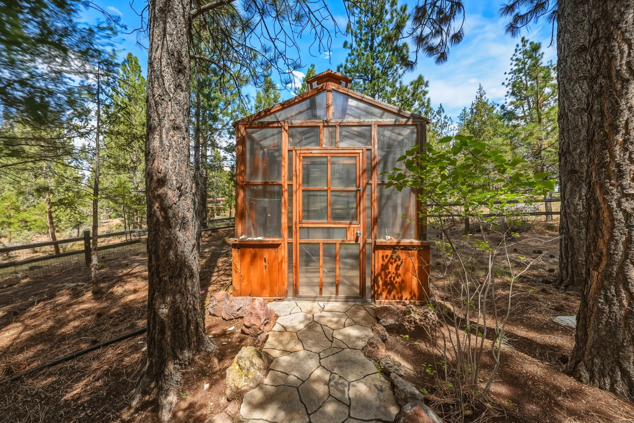 240 Northwest Skyliner Summit Loop Bend, OR 97703 - Photo 42 of 77 GREEN HOUSE