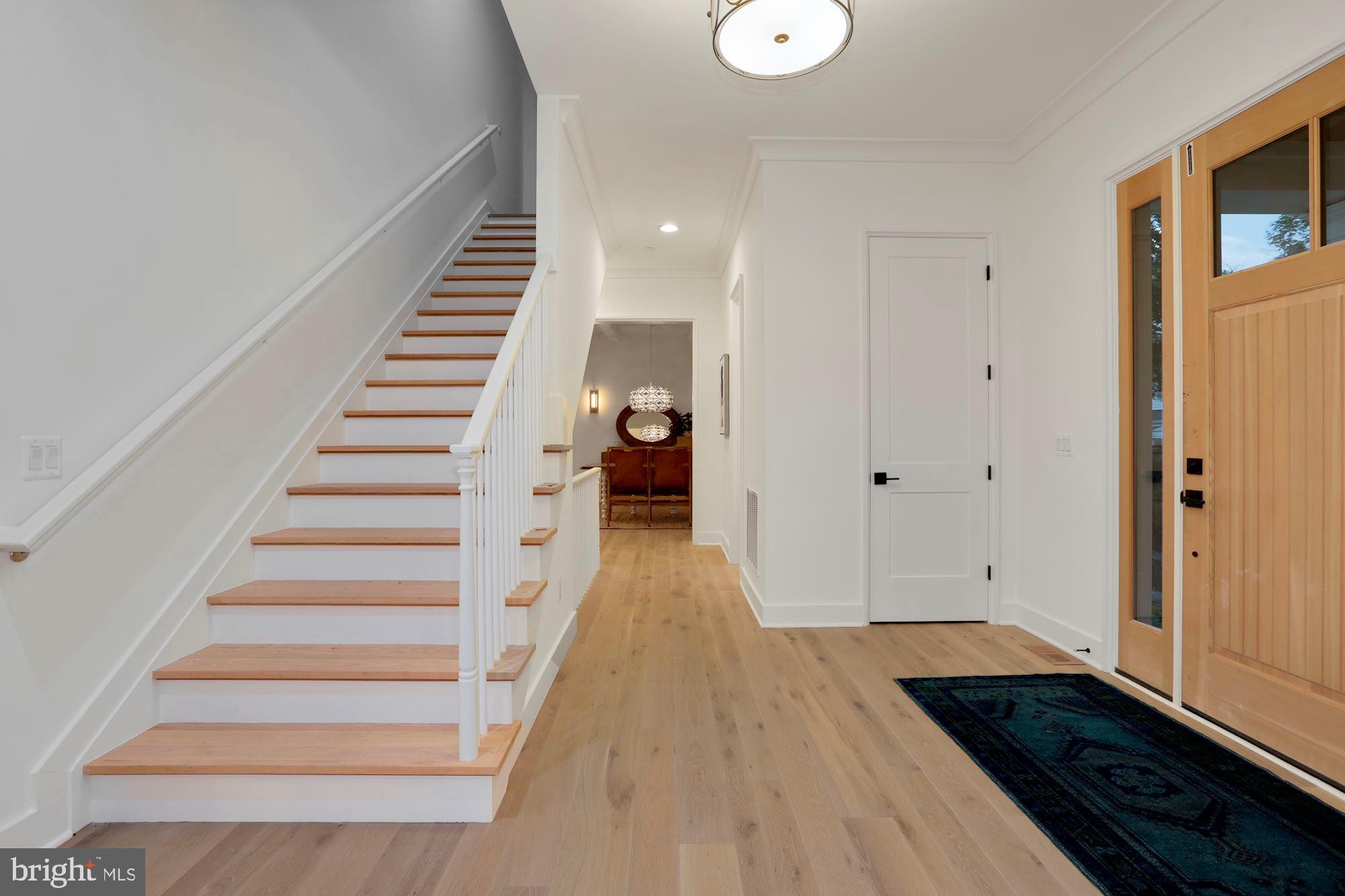 5703 A Ridgefield Road Bethesda, MD 20816 - Photo 19 of 47 Foyer