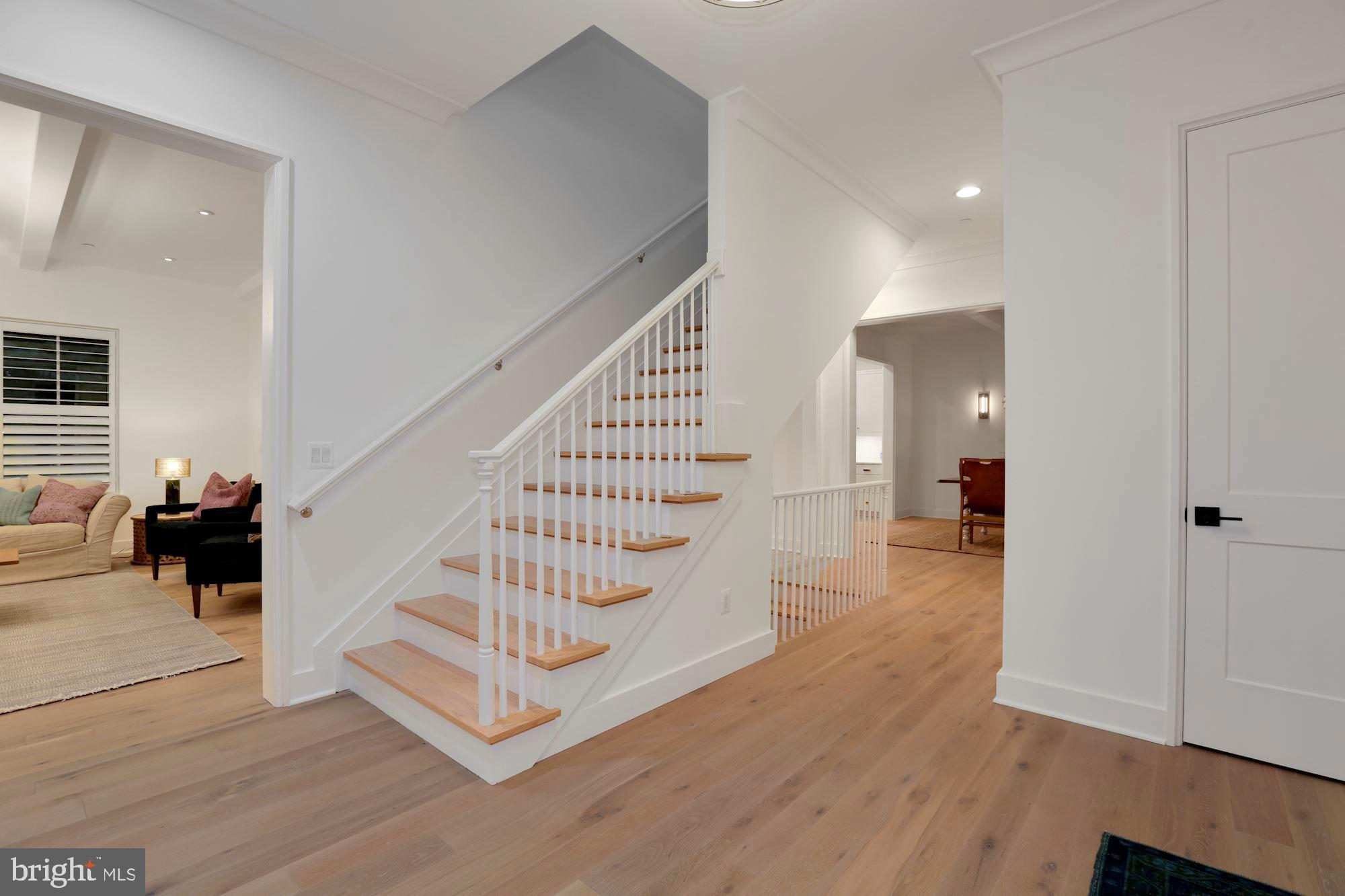 5703 A Ridgefield Road Bethesda, MD 20816 - Photo 20 of 47 Foyer