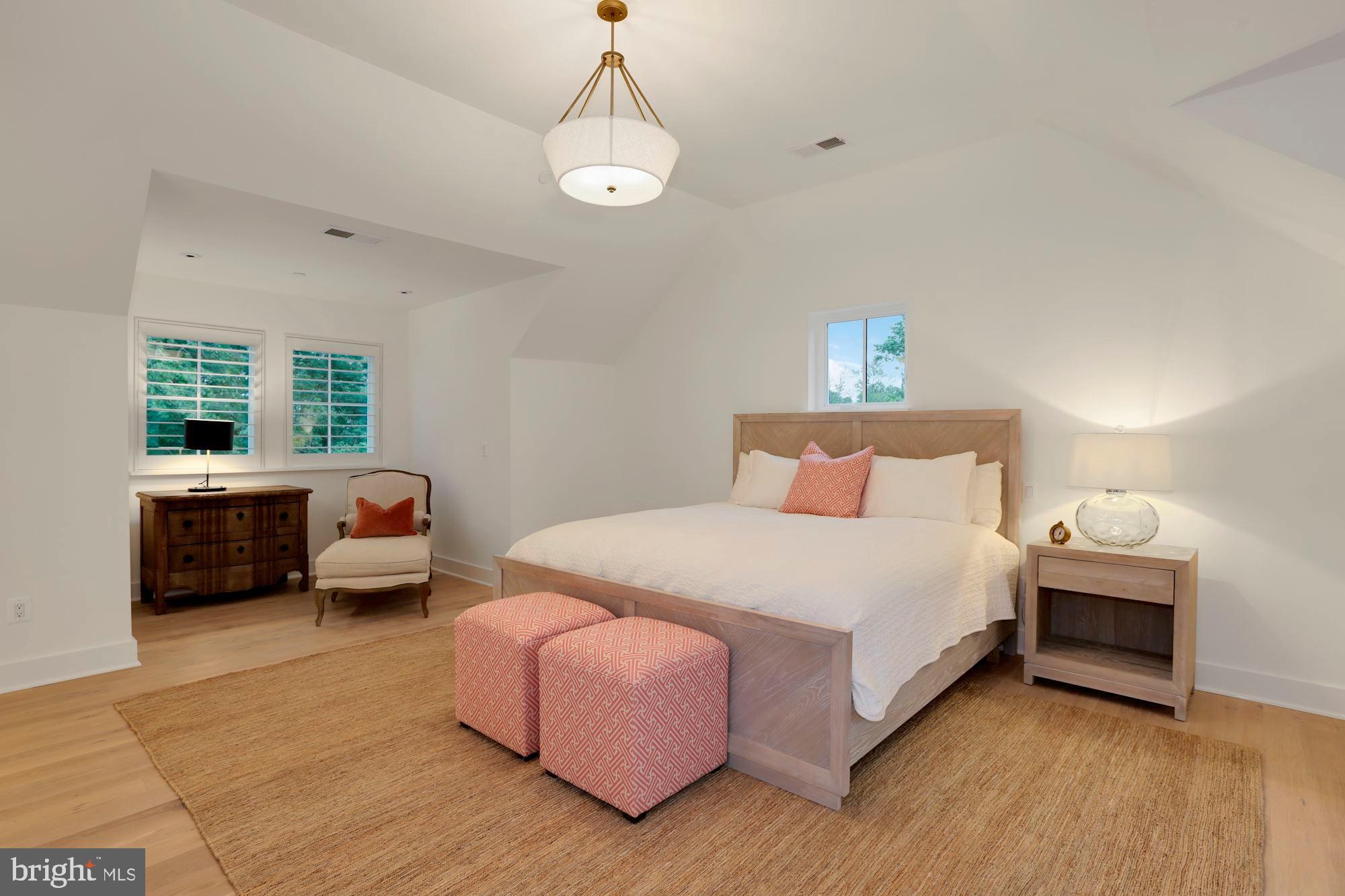 5703 A Ridgefield Road Bethesda, MD 20816 - Photo 25 of 47 Master Bedroom Suite