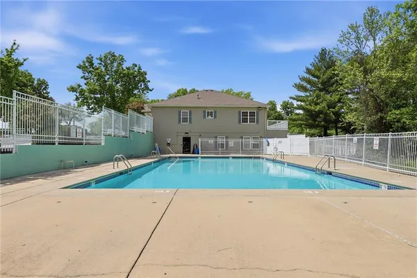 $199,999 | 7901 Northwest 122nd Court, Kansas City, MO 64163