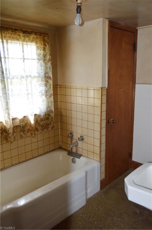 8600 Fulp Road Stokesdale, NC 27357 - Photo 29 of 30 Bathtub has no shower head