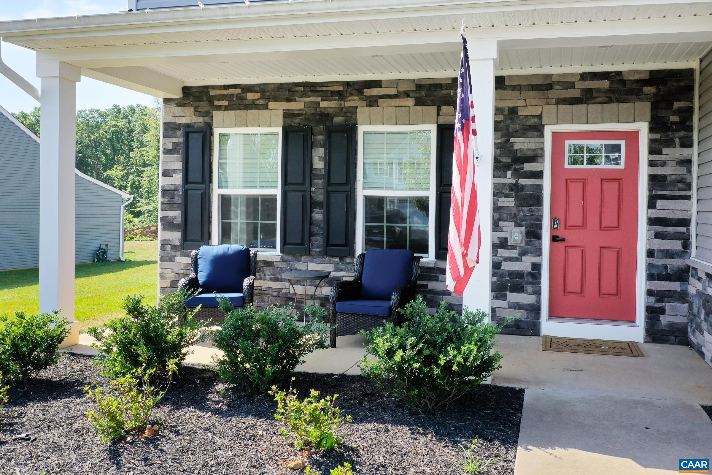 127 Island Hill Road Palmyra, VA 22963 - Photo 4 of 69 Welcoming front porch.