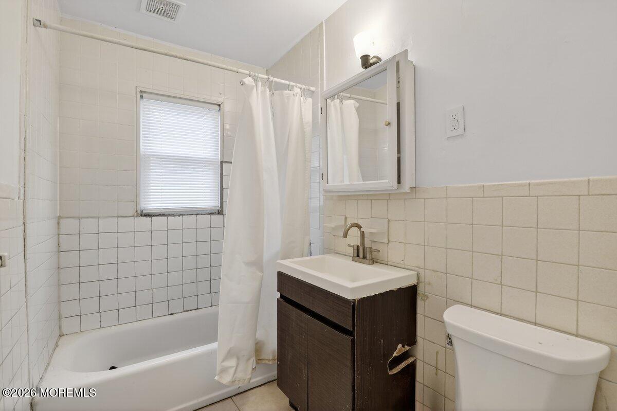 289 Bridge Avenue Red Bank, NJ 07701 - Photo 21 of 63 Bathroom(1)
