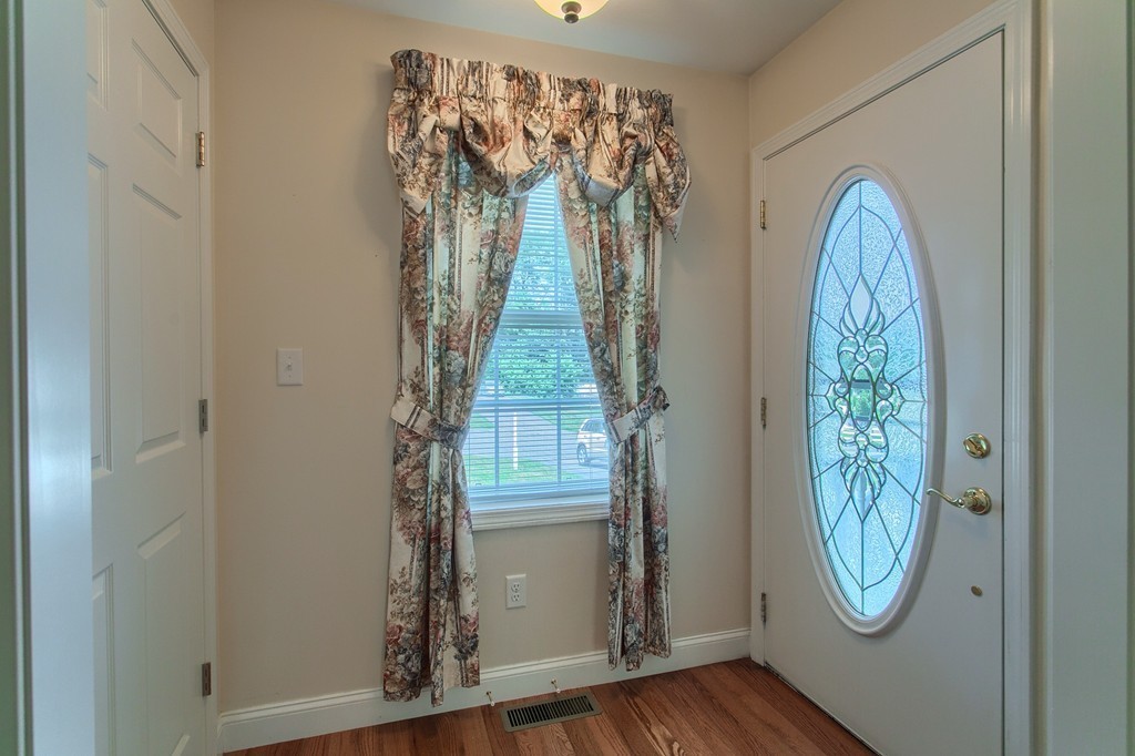 6 Clement Road Dracut, MA 01826 - Photo 5 of 30