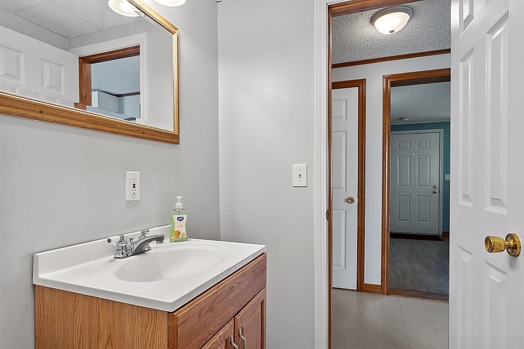 270 Sunderland Road, Unit 19 Worcester, MA 01604 - Photo 16 of 39 Gallery Image 16