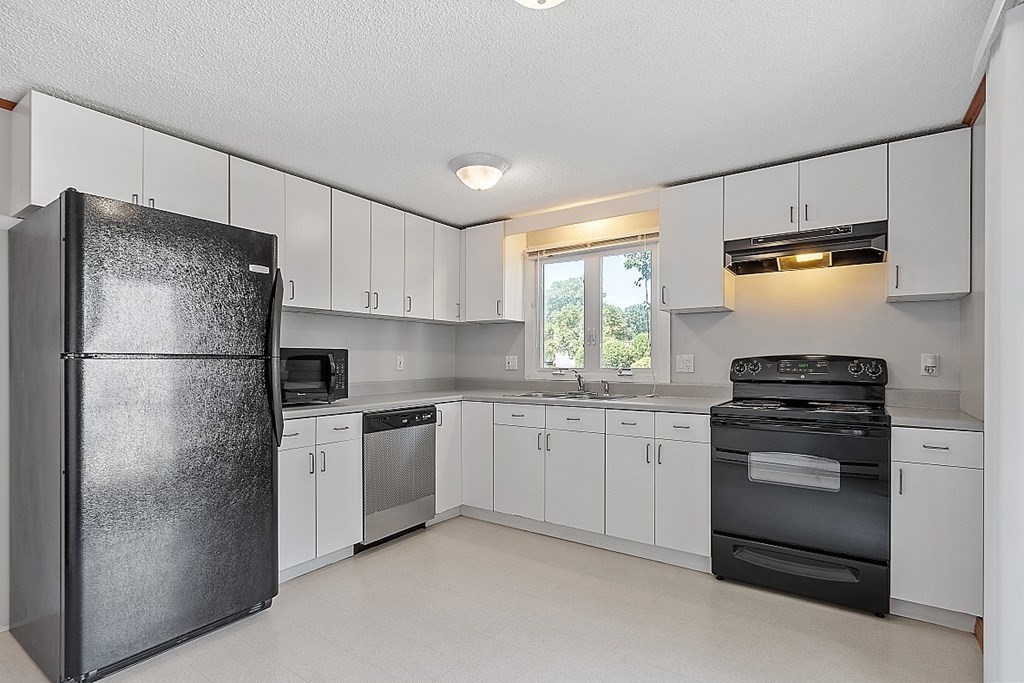 270 Sunderland Road, Unit 19 Worcester, MA 01604 - Photo 5 of 39 Gallery Image 5
