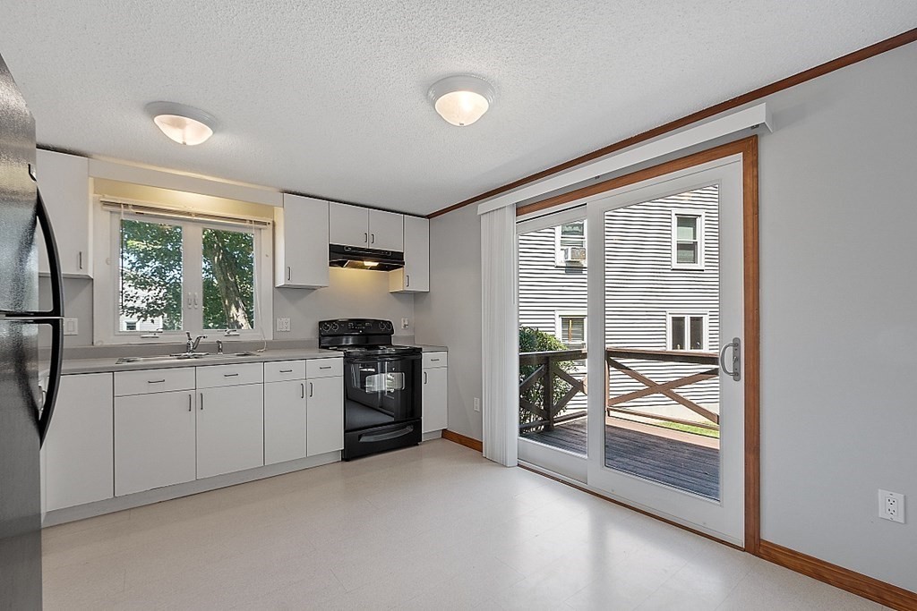 270 Sunderland Road, Unit 19 Worcester, MA 01604 - Photo 7 of 39 Gallery Image 7