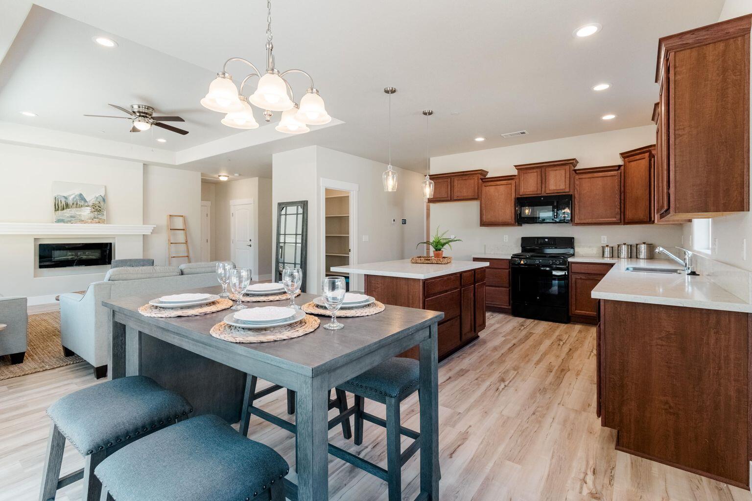 665 Valleybrook Drive Redding, CA 96003 - Photo 8 of 22 8