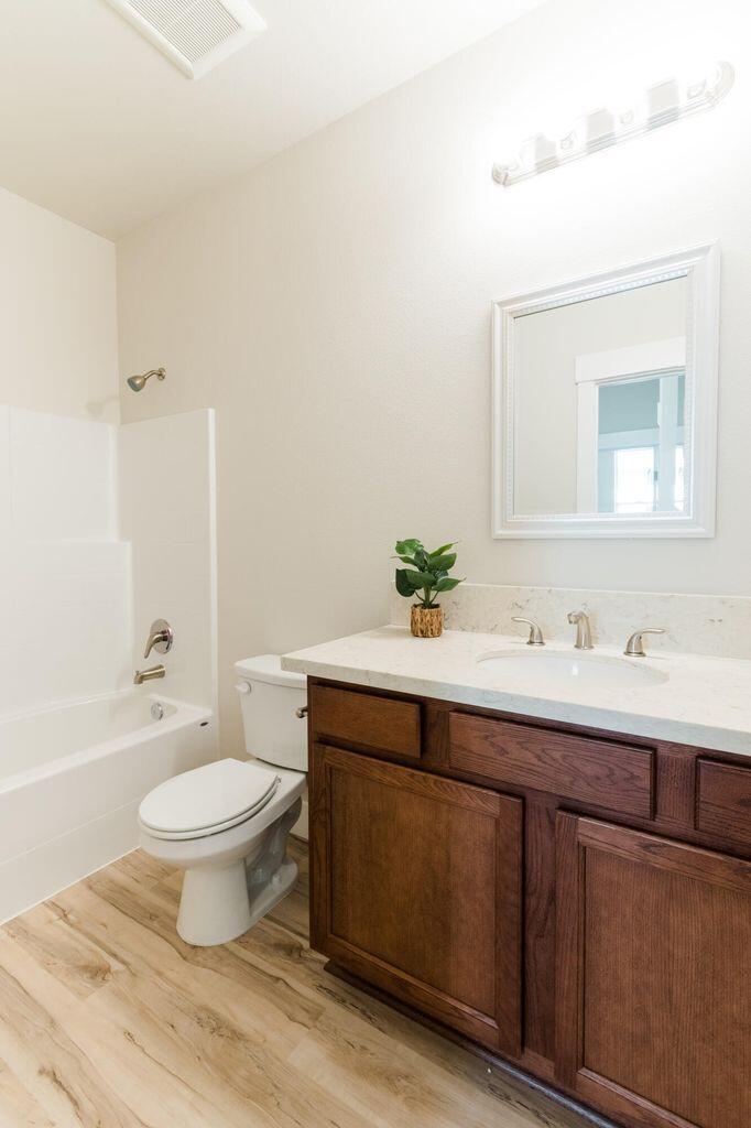 665 Valleybrook Drive Redding, CA 96003 - Photo 10 of 22 11