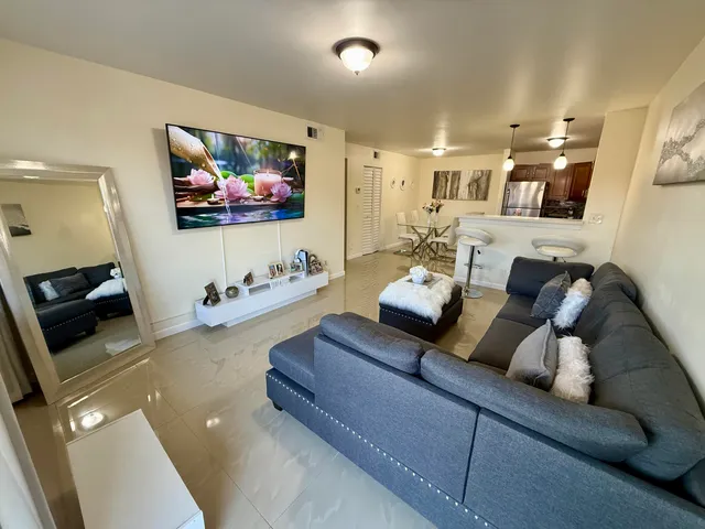 $200,000 | 3280 Northwest 104th Avenue, Unit 3280, Coral Springs, FL 33065