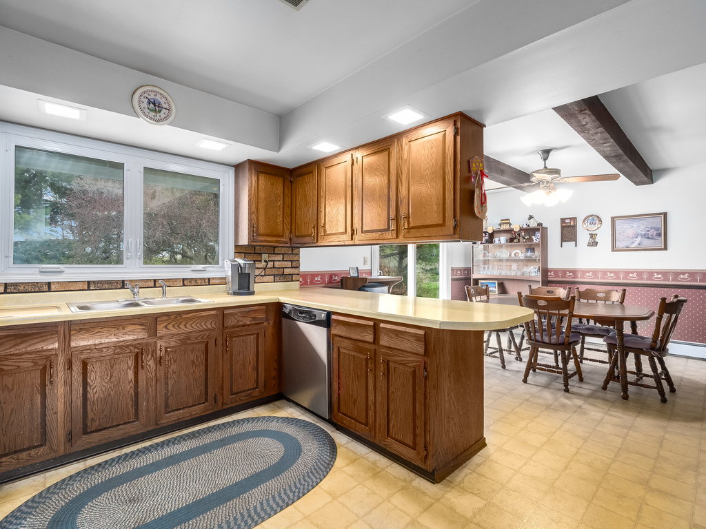 41W540 Greenfield Road Elgin, IL 60124 - Photo 4 of 23