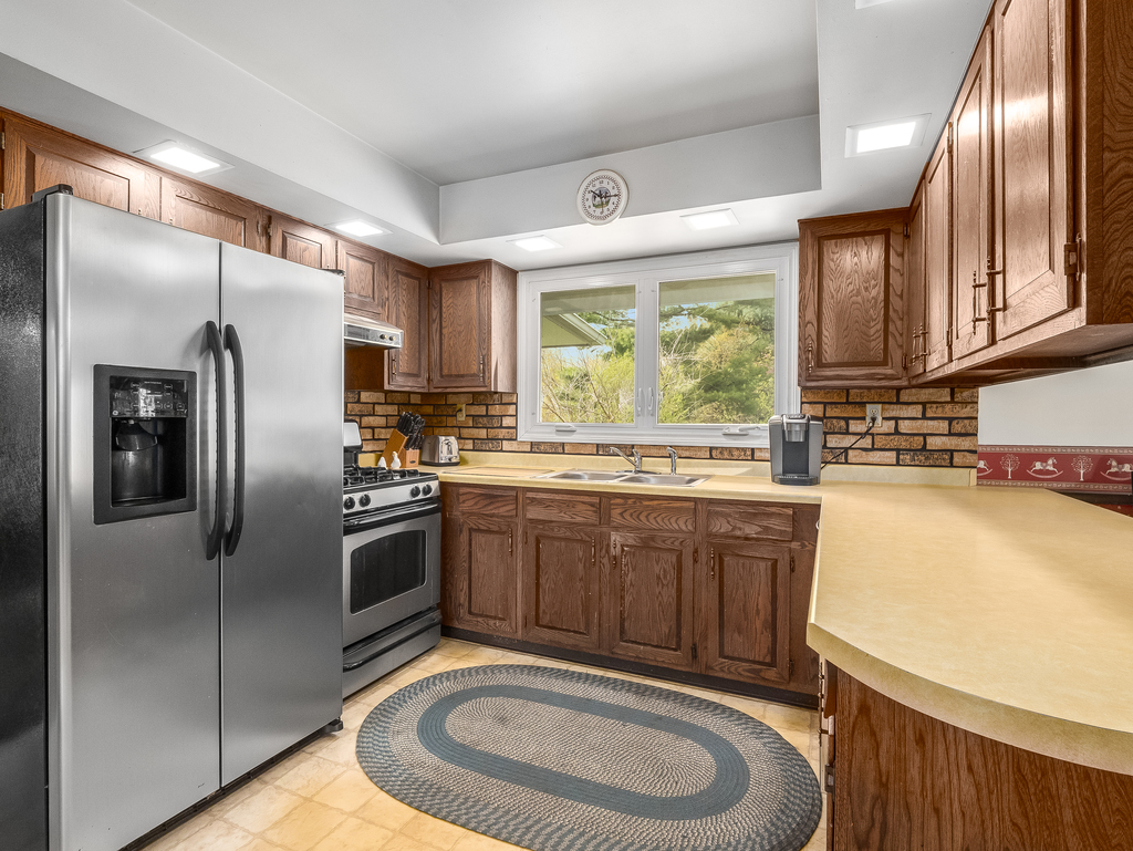 41W540 Greenfield Road Elgin, IL 60124 - Photo 5 of 23