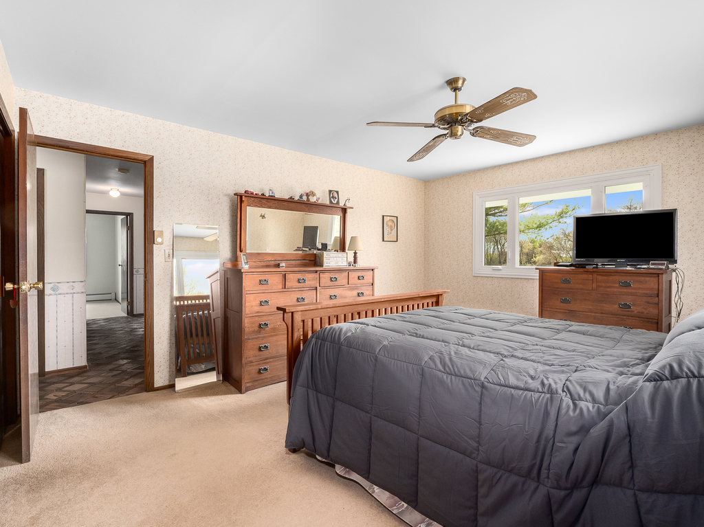 41W540 Greenfield Road Elgin, IL 60124 - Photo 8 of 23