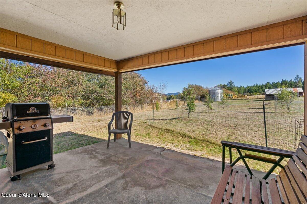 15200 North Rimrock Road Hayden, ID 83835 - Photo 32 of 45 32-Back patio