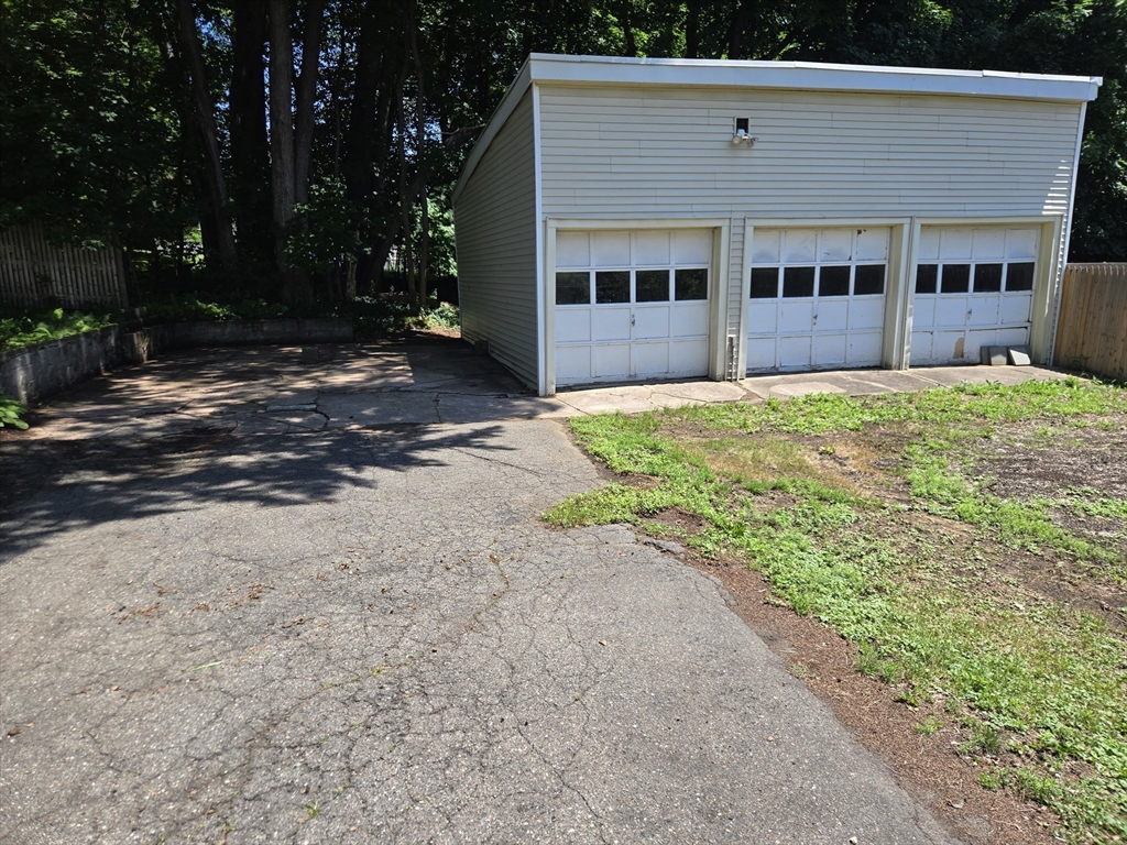 32 Hampden Street Northampton, MA 01060 - Photo 9 of 29
