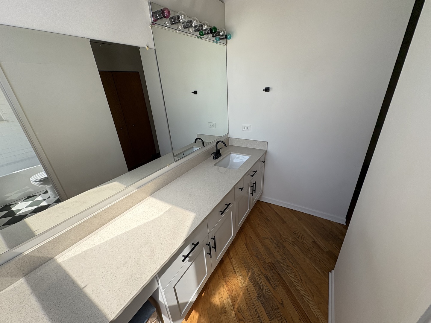 1733 West Irving Park Road, Unit 412 Chicago, IL 60613 - Photo 11 of 20