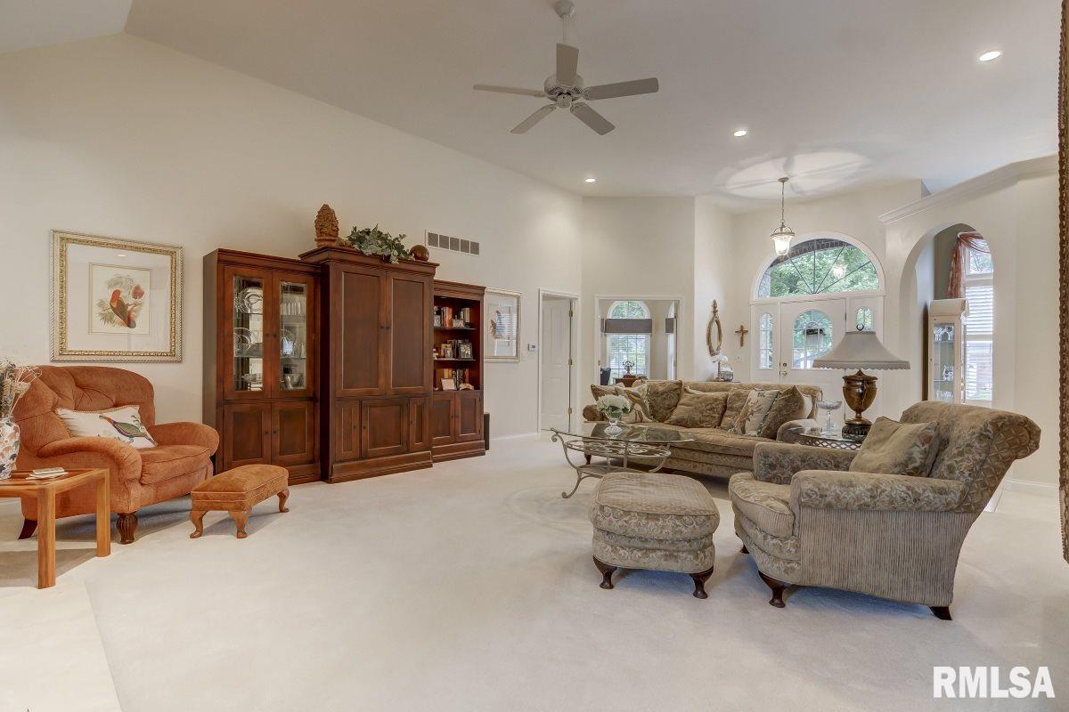 2031 West Laurel Street Springfield, IL 62704 - Photo 3 of 36 Gallery Image 3