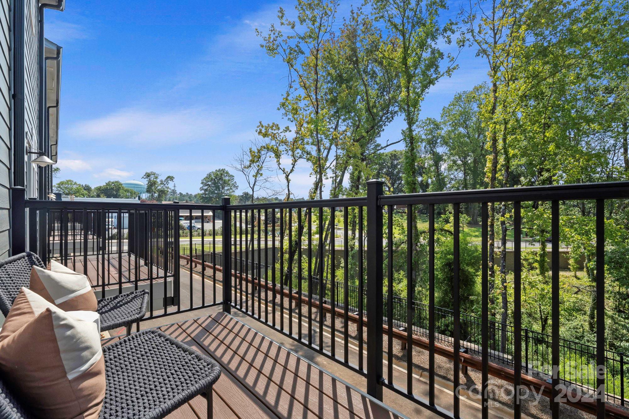 2043 Evolve Way Charlotte, NC 28205 - Photo 3 of 28