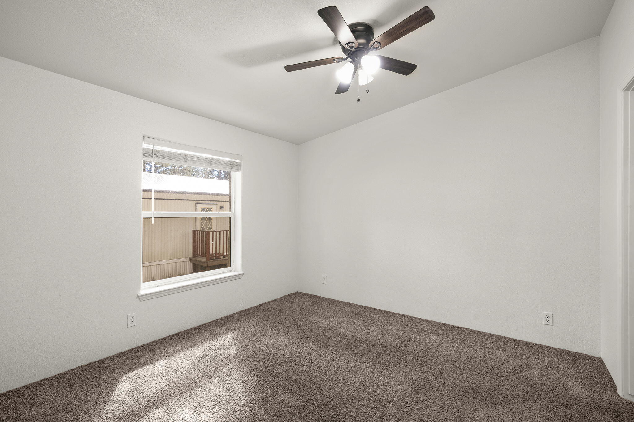 60901 Brosterhous Road, Unit 741 Bend, OR 97702 - Photo 11 of 34 Primary Bedroom