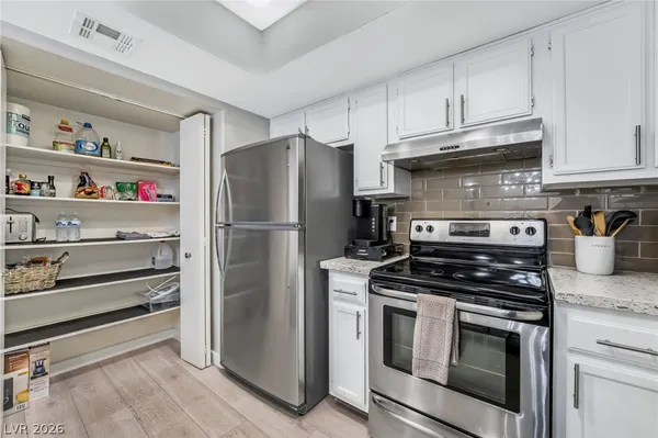 $2,300 | 3450 Erva Street, Unit 230, Las Vegas, NV 89117