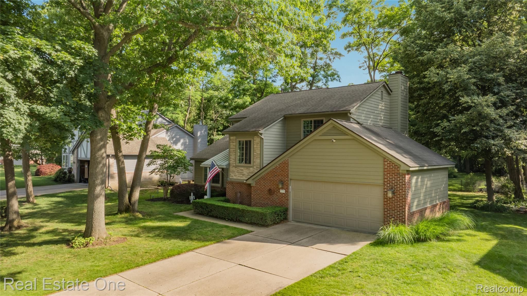 1574 Cardinal Ridge Court West Bloomfield, MI 48324 - Photo 2 of 57 1574 Cardinal Ridge - OnDemand Pix Photography (45).jpg
