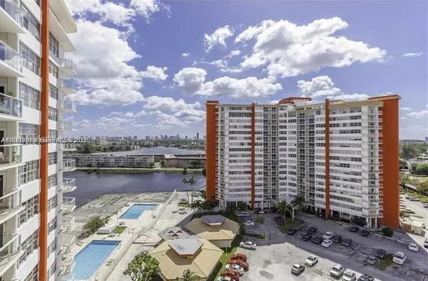 $1,700 | 1351 Northeast Miami Gardens Drive, Unit 1723E, Miami, FL 33179