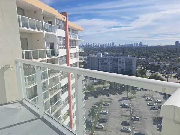 $1,700 | 1351 Northeast Miami Gardens Drive, Unit 1723E, Miami, FL 33179