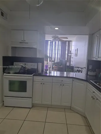 $1,700 | 1351 Northeast Miami Gardens Drive, Unit 1723E, Miami, FL 33179