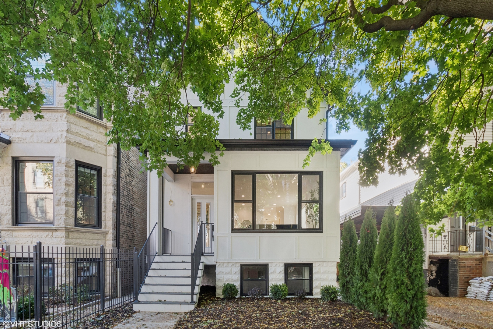 1619 West Byron Street Chicago, IL 60613 - Photo 1 of 42