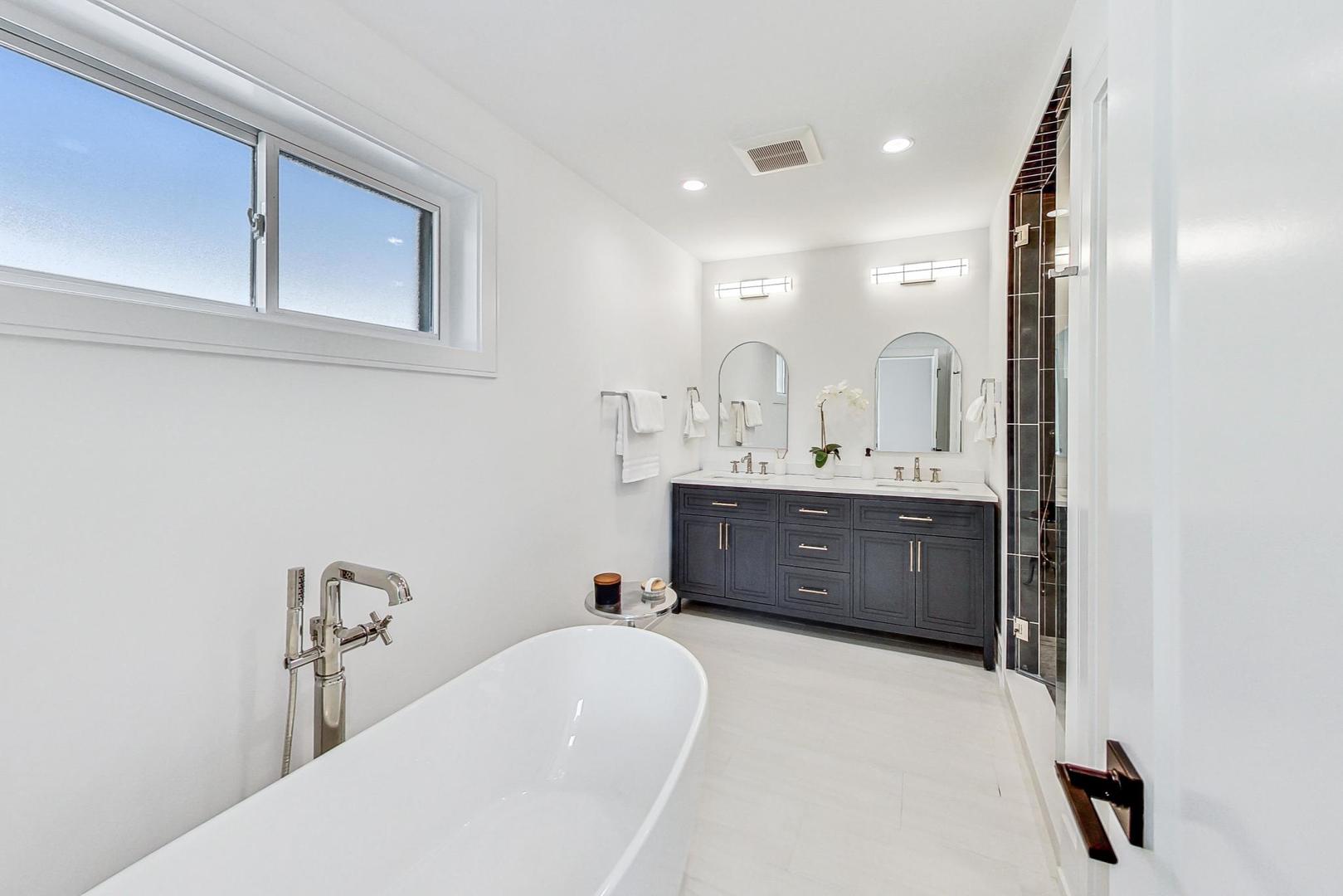 1619 West Byron Street Chicago, IL 60613 - Photo 16 of 42