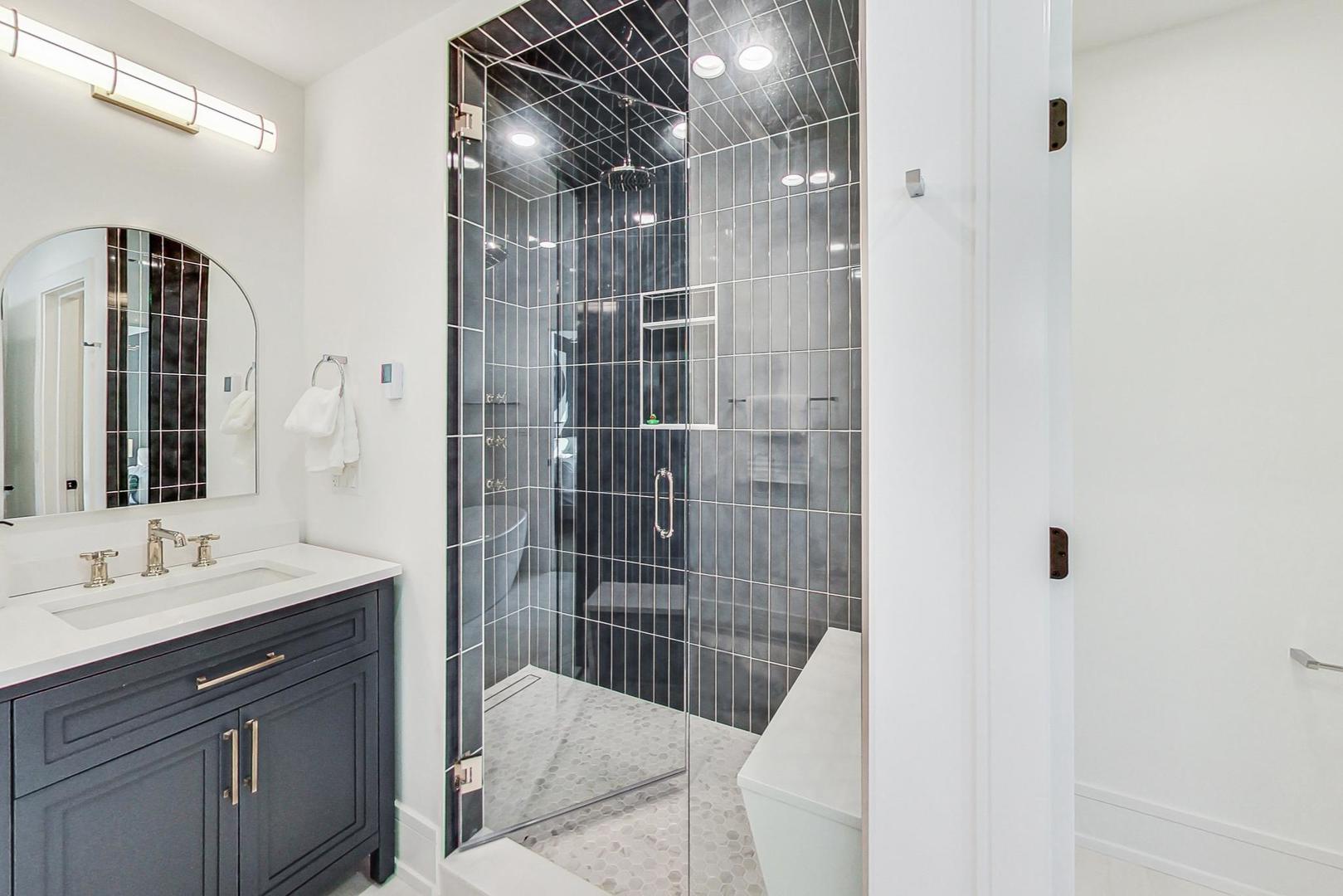 1619 West Byron Street Chicago, IL 60613 - Photo 17 of 42