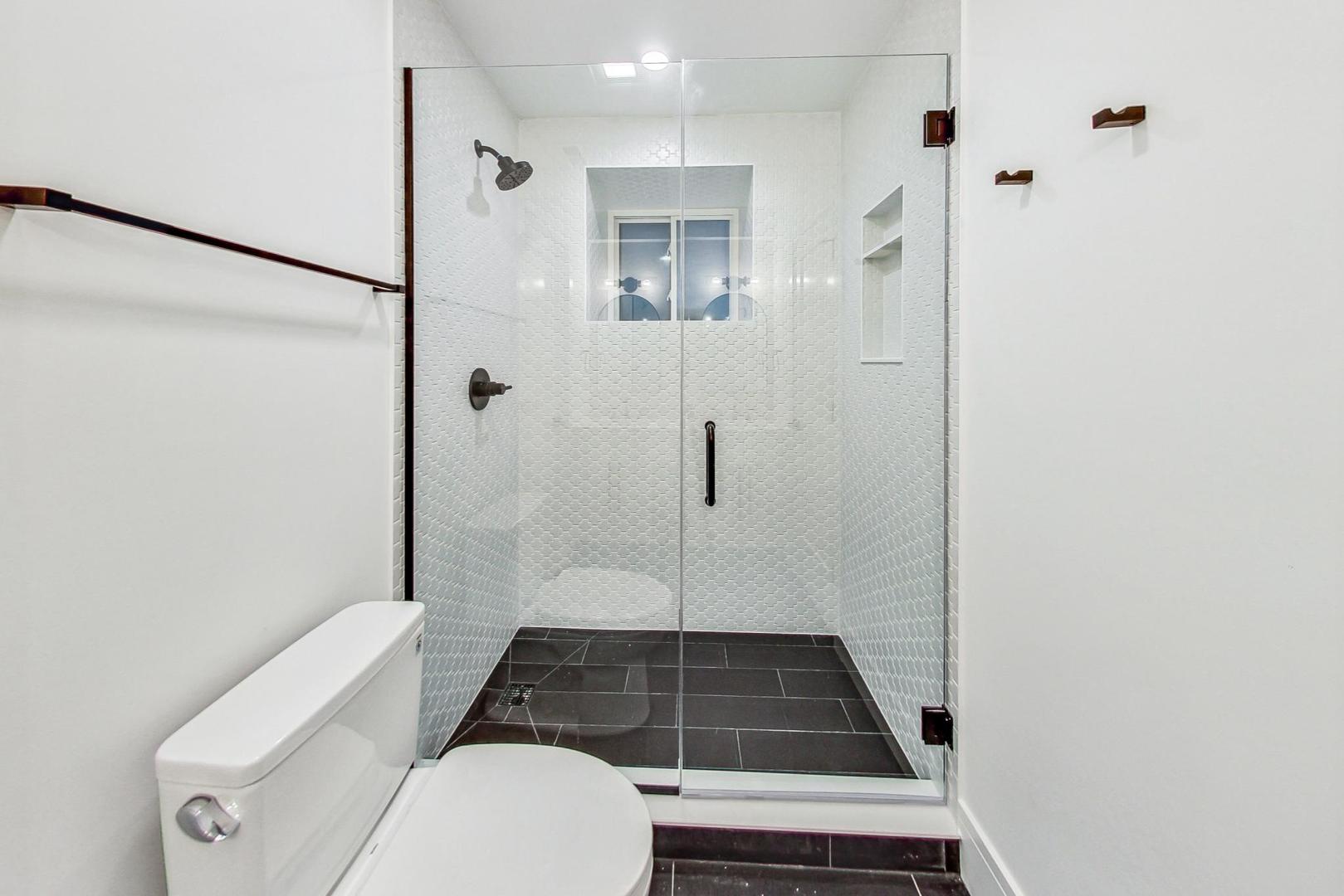 1619 West Byron Street Chicago, IL 60613 - Photo 34 of 42