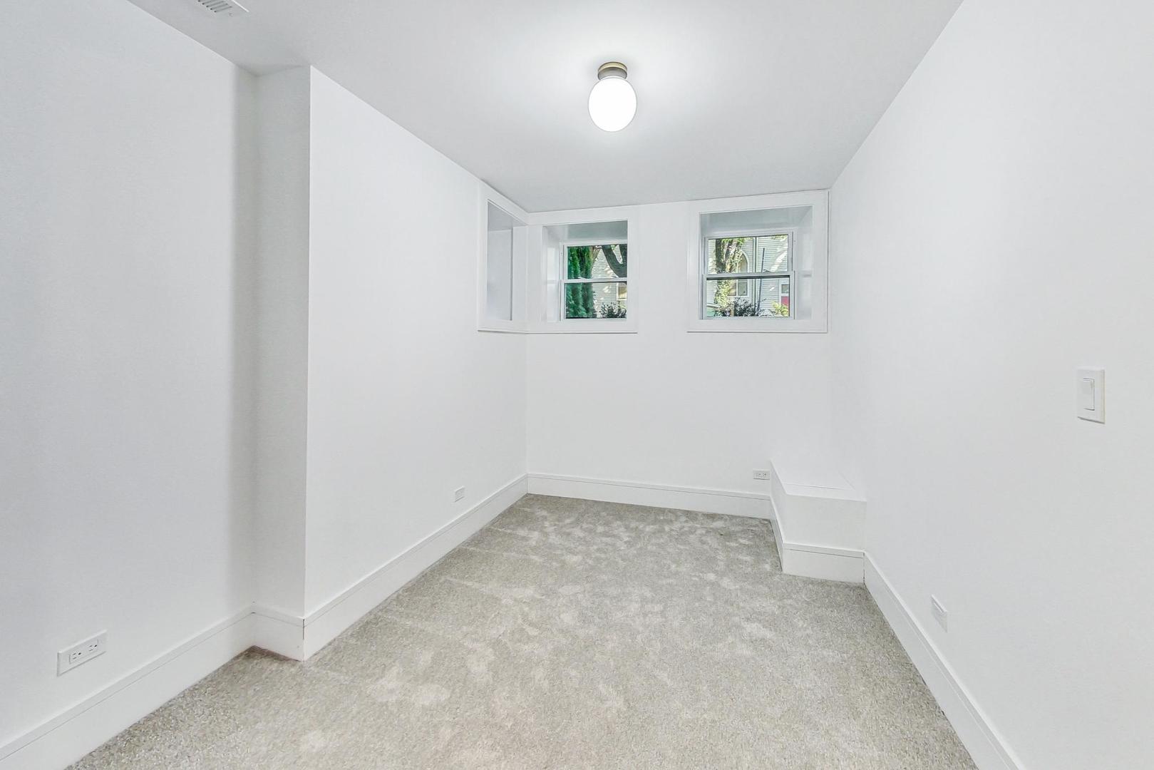 1619 West Byron Street Chicago, IL 60613 - Photo 36 of 42