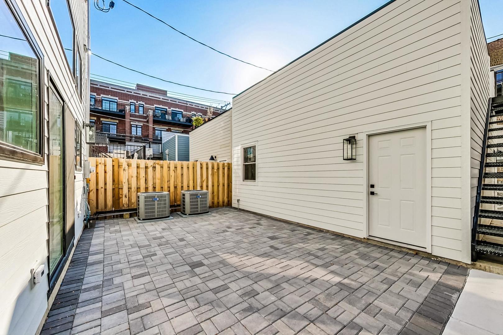 1619 West Byron Street Chicago, IL 60613 - Photo 37 of 42