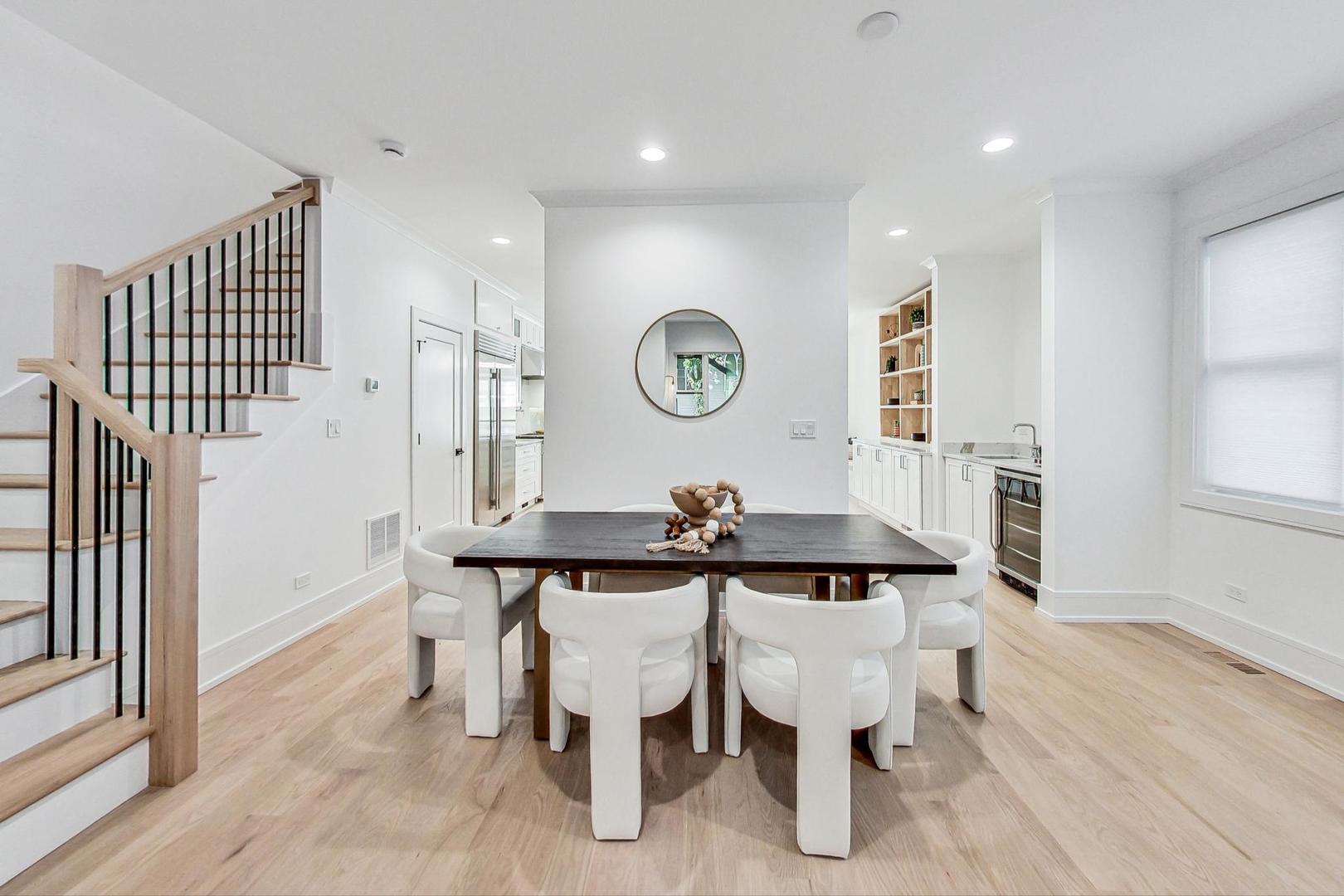 1619 West Byron Street Chicago, IL 60613 - Photo 4 of 42