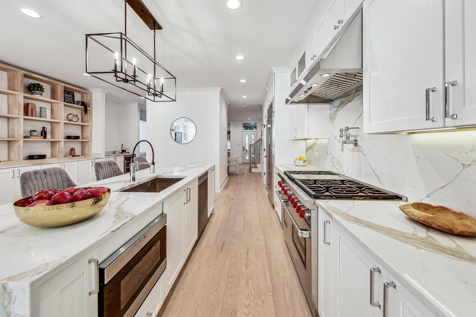 1619 West Byron Street Chicago, IL 60613 - Photo 6 of 42
