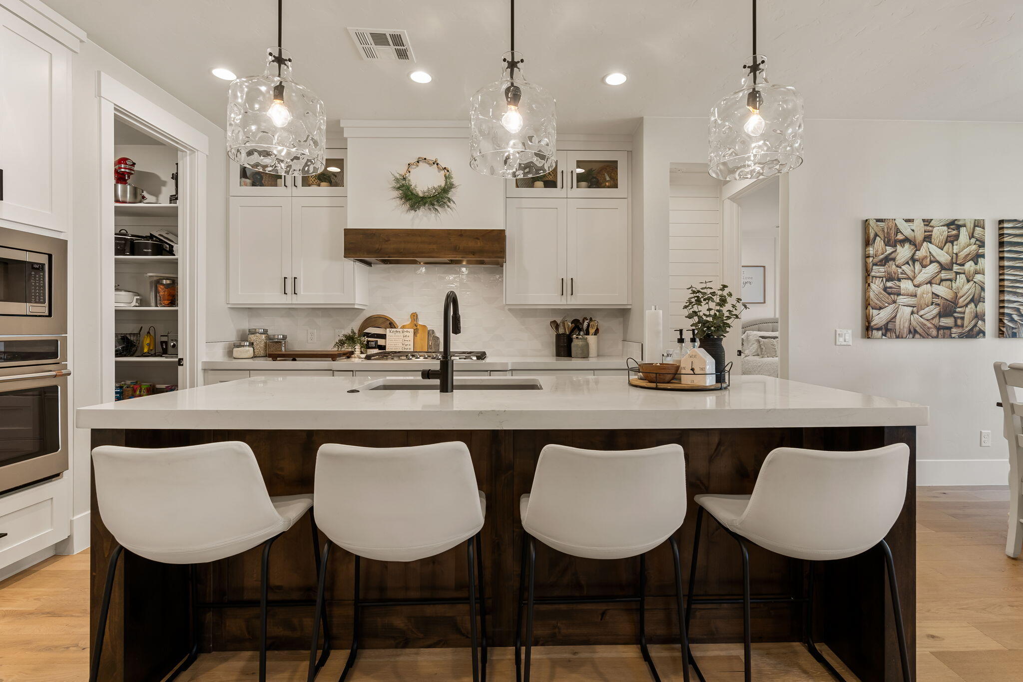 2952 East Yavin Way St. George, UT 84790 - Photo 12 of 39 Kitchen