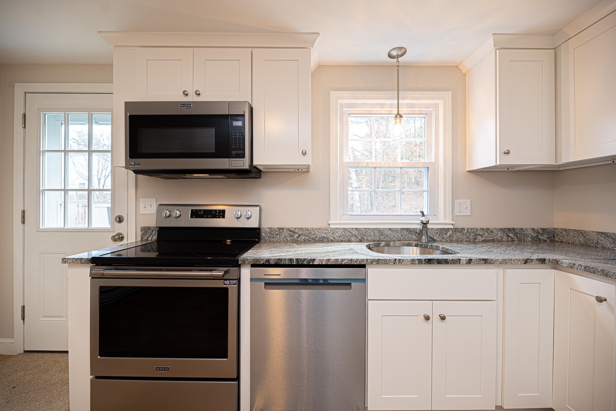 15 Townhouse Road Allenstown, NH 03275 - Photo 9 of 39