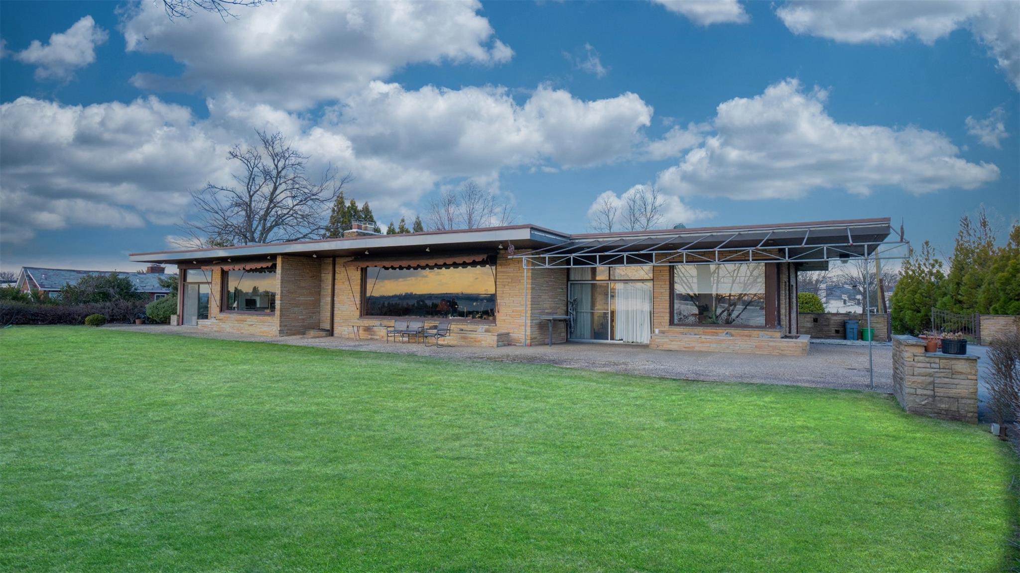 20 Martin Court Great Neck, NY 11024 - Photo 13 of 26