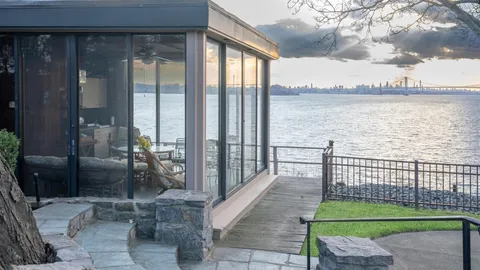 $8,999,000 | 20 Martin Court, Great Neck, NY 11024