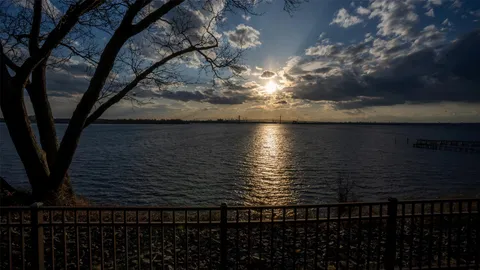 $8,999,000 | 20 Martin Court, Great Neck, NY 11024