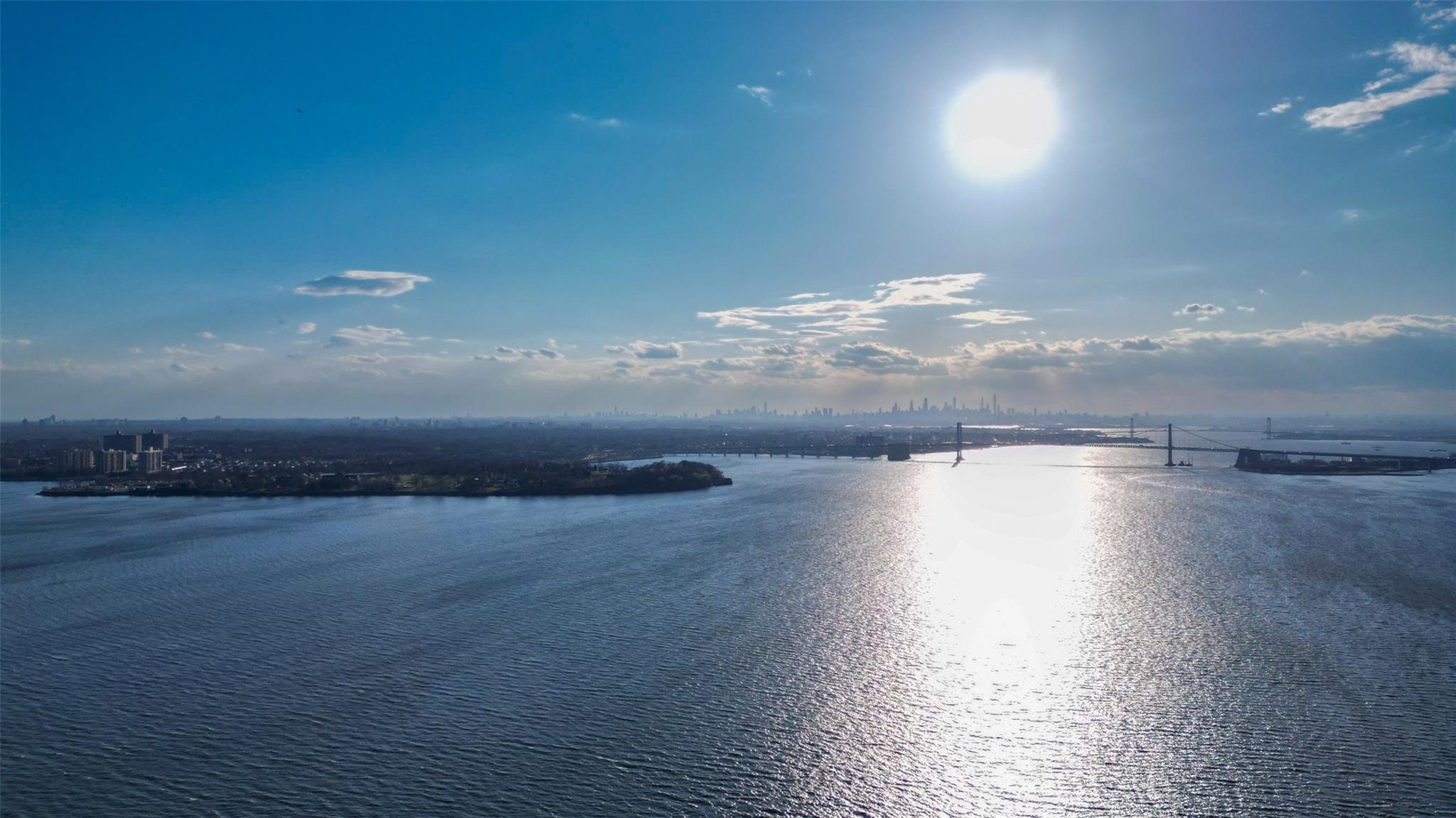 20 Martin Court Great Neck, NY 11024 - Photo 3 of 26