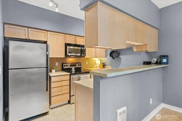 $385,000 | 18930 Bothell Everett Highway, Unit B103, Bothell, WA 98012