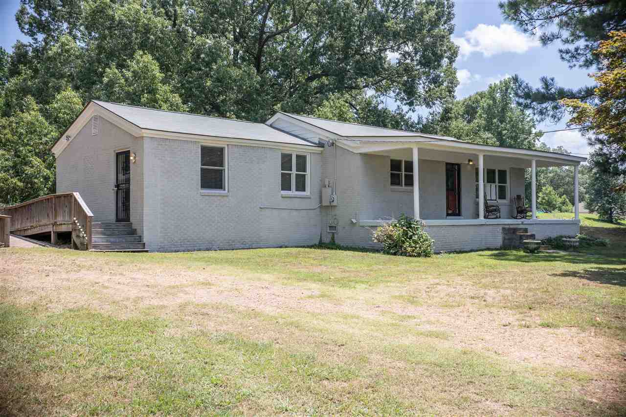 8916 Deadfall Road Millington, TN 38053 - Photo 12 of 13 Owner Brought Life to this lovely home. Please let us know what you think of her decisions.