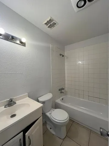 $1,590 | 4160 Northwest 21st Street, Unit 211F, Lauderhill, FL 33313